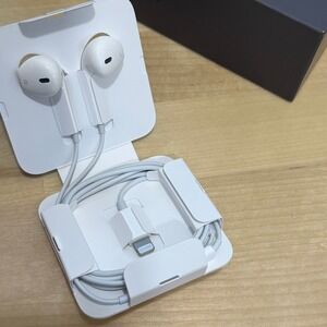 Original Apple Ear Pods Lightening Connector Jack Adapter iphone 8 Box-No Phone